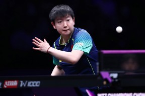 Kaiyun-穆古鲁扎迎来十二赛季出色发挥，美国队观众热烈欢呼！